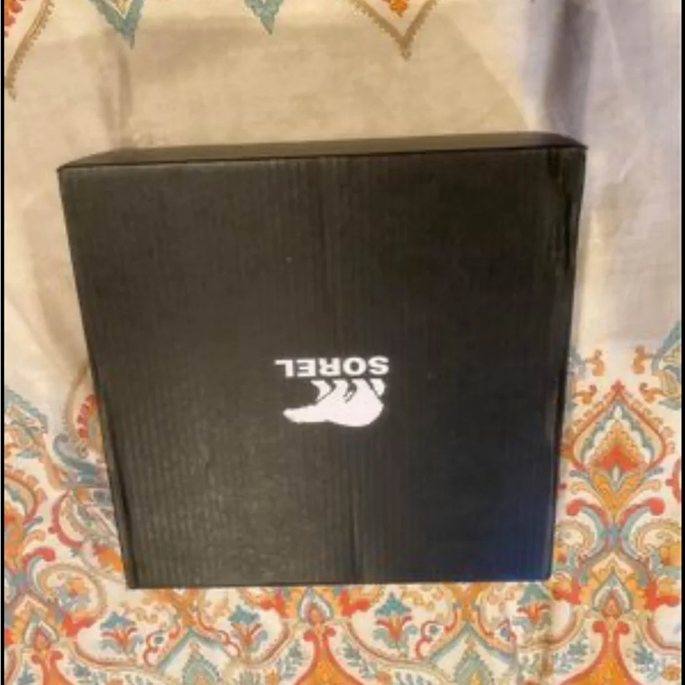 Sorel Joan explorer 8.5 brand new never worn. - Picture 6 of 6